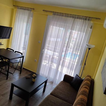 Poolview Apartment Офринион Екстериор снимка