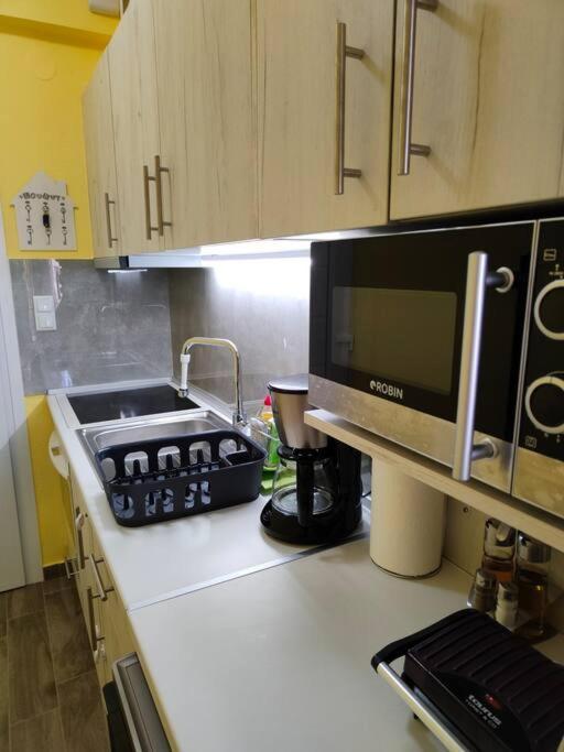 Poolview Apartment Офринион Екстериор снимка
