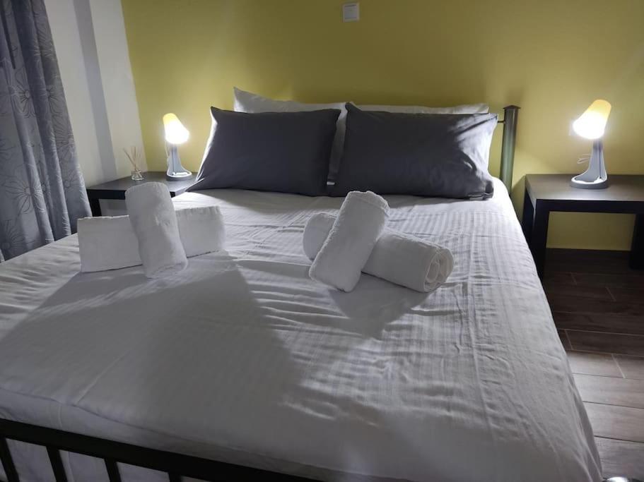 Poolview Apartment Офринион Екстериор снимка